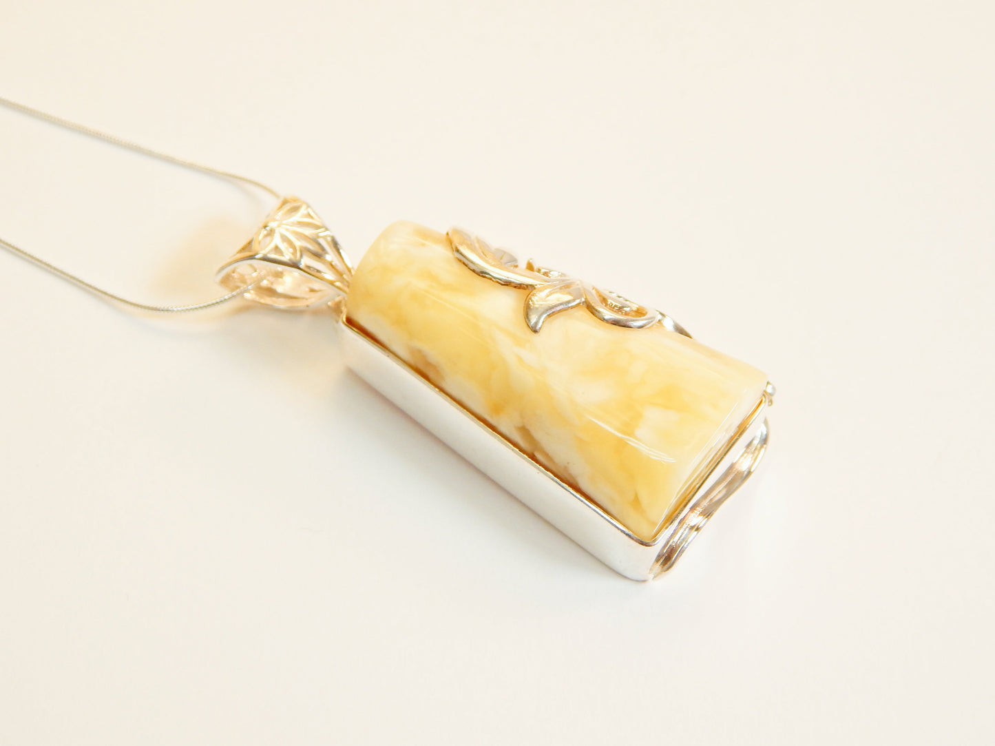 Natural Baltic White and Butterscotch Amber Floral Pendant Necklace