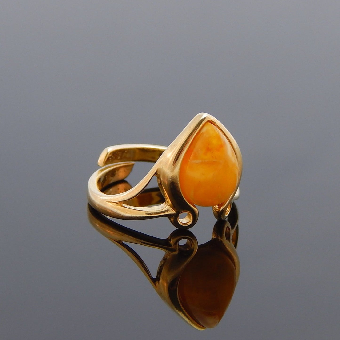Natural Baltic Butterscotch Amber 14k Gold Plated Regal Victorian Ring