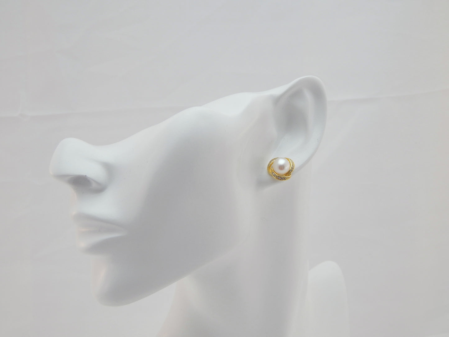 Genuine Fresh Water Pearl and Cubic Zirconia Stud Earrings in 925 Sterling Silver