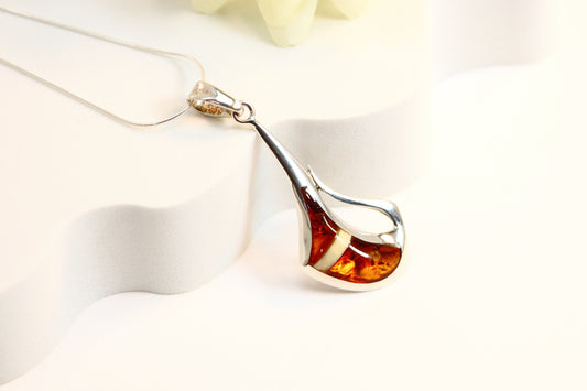 Natural Baltic Amber Nordic Pendant Necklace in 925 Sterling Silver