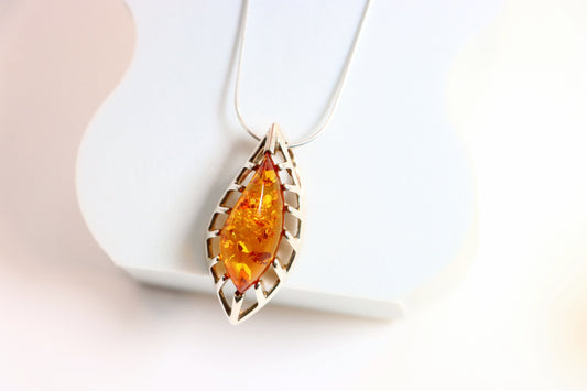 Natural Baltic Cognac Amber Modern-Chic Necklace in 925 Sterling Silver